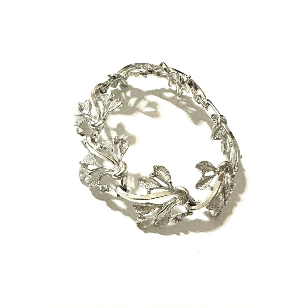 Vintage Ornate Leaf Bracelet Silver Tone Textured Openwork Botanical MCM 7.5